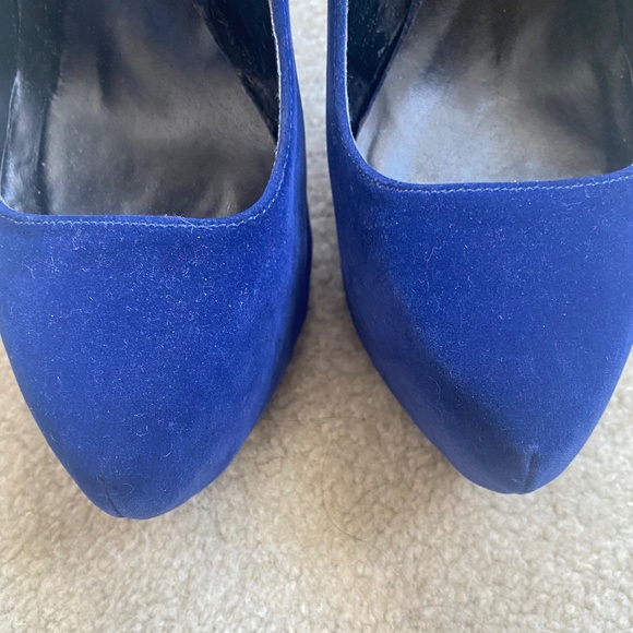 🆕️Qupid Faux Velvet Blue Platform Heels - Picture 10 of 10